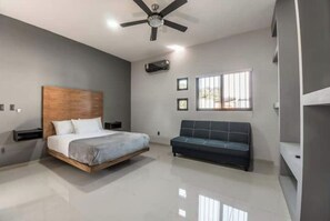 1 habitación, tabla de planchar con plancha, wifi gratis y ropa de cama 