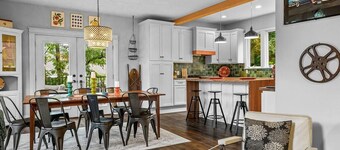 Spacious Family Home – Walk to Scenic Overlooks!