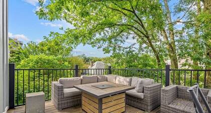 Spacious Family Home – Walk to Scenic Overlooks!