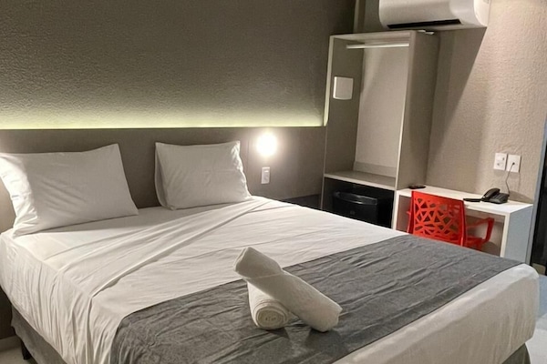 Wi-Fi de cortesia, roupa de cama