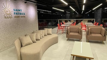 32 吋智能電視連有線電視頻道、電視