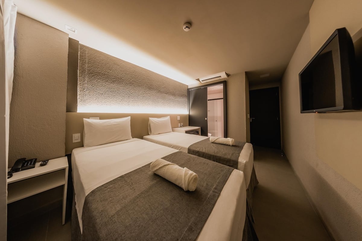 Free WiFi, bed sheets