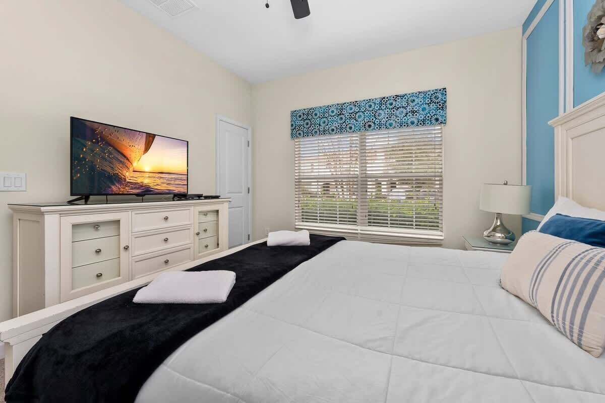 4 habitaciones, tabla de planchar con plancha, cuna de viaje y wifi 