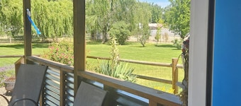 Studio with so much to offer! Small family and pet friendly.