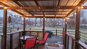 屋外ダイニングエリア