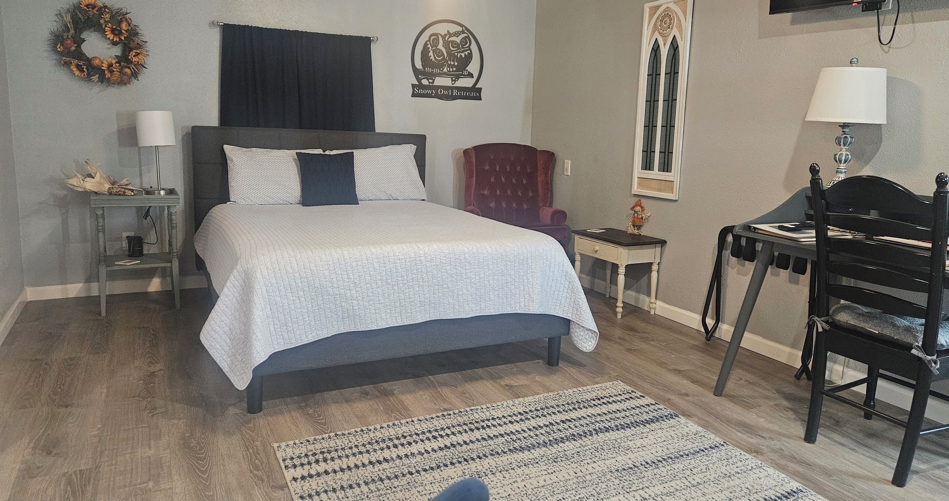 Comfortable queen bed. 