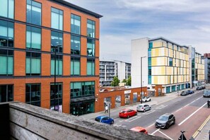 Property grounds - Atlantis 1BDR - Netflix (West Midlands)