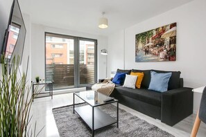 TV - Ceaser Modern|WiFi|Netflix (West Midlands)