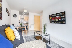 TV - Ceaser Modern|WiFi|Netflix (West Midlands)