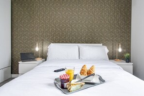 1 bedroom, iron/ironing board, WiFi - Manhattan View | Netflix | Fast WiFi (West Midlands)
