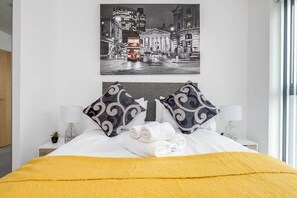 2 chambres, fer et planche à repasser, Wi-Fi, draps fournis