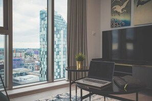 Interior - The Lexington II | 2BDR | Netflix | Games Room (Merseyside)