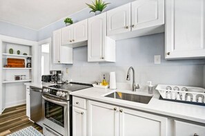 Fridge, microwave, oven, stovetop - Entire Cozy House near Moody St, Bentley, Brandeis (Waltham)