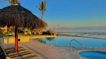 Outdoor pool, a heated pool