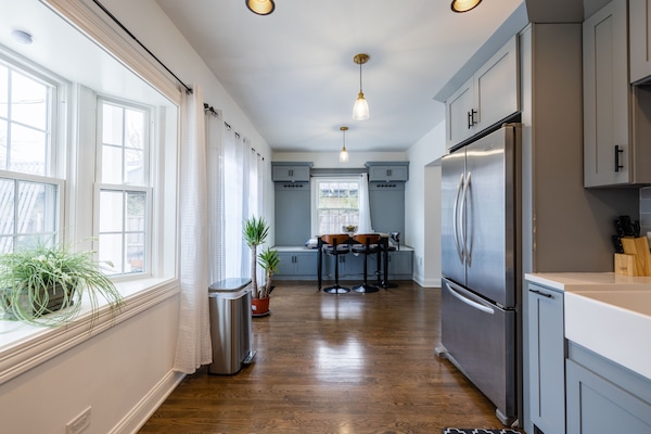 Kylskåp, mikrovågsugn, ugn och spishäll