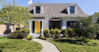 Luxe Haus of Love—Renovated 1938 Cape Cod —Heated FLRS