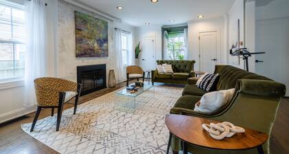 Luxe Haus of Love—Renovated 1938 Cape Cod —Heated FLRS