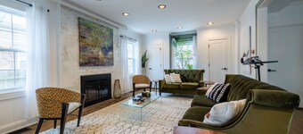 Luxe Haus of Love—Renovated 1938 Cape Cod —Heated FLRS