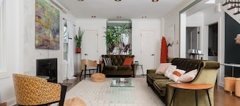Luxe Haus of Love—Renovated 1938 Cape Cod —Heated FLRS