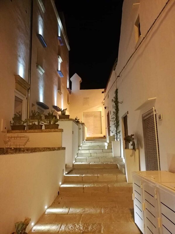 Apartment, 1 Bedroom, Smoking, Balcony | Property entrance