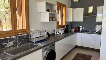 Villa, 3 Bedrooms, Smoking, Private Pool | Interior