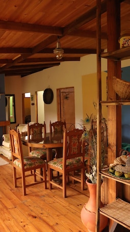 Dining. Tió Mao's hut