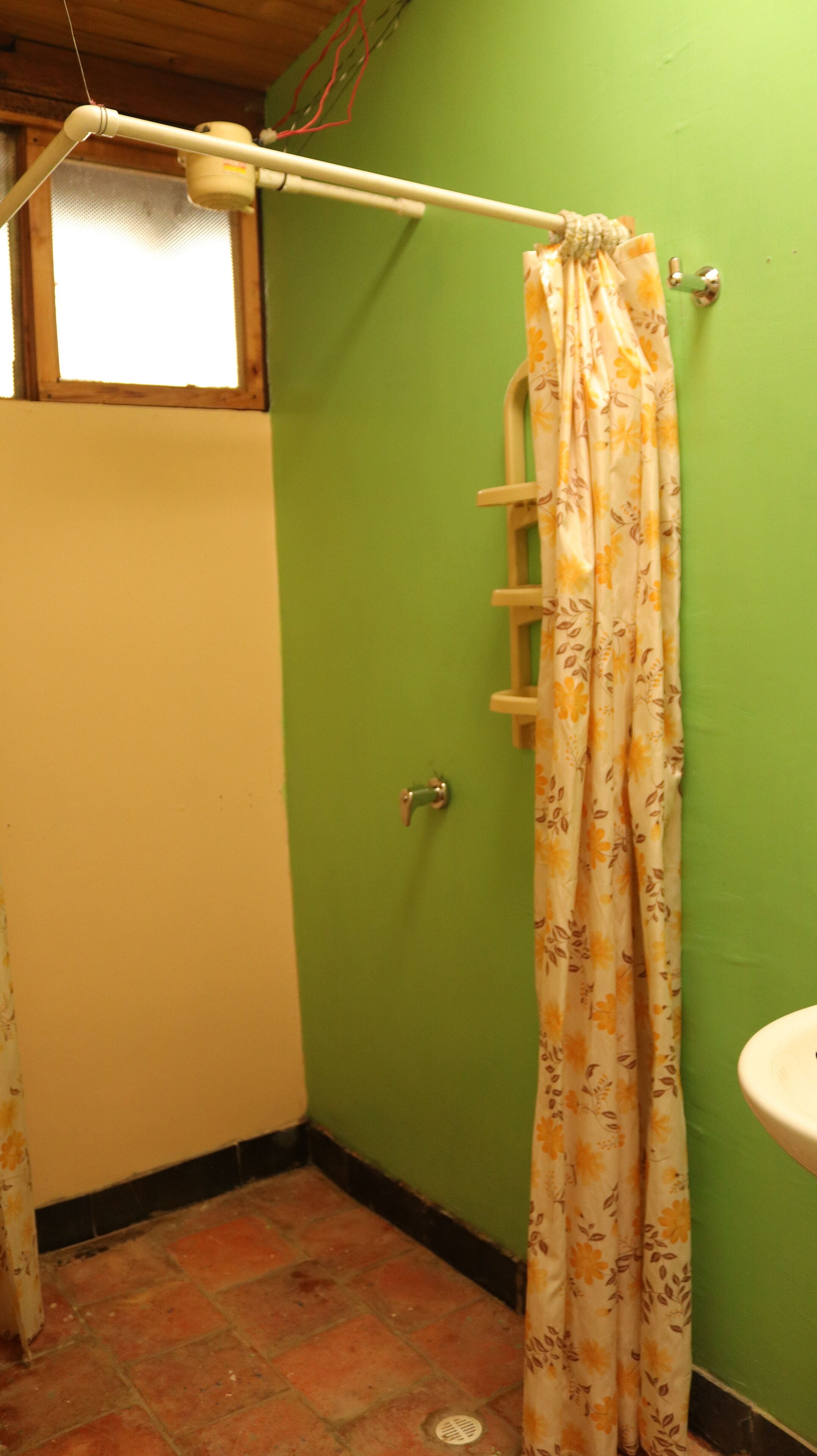Jetted tub, towels, soap, shampoo