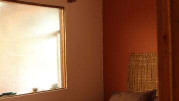 3 makuuhuonetta, vauvan matkasänky, ilmainen Wi-Fi, vuodevaatteet