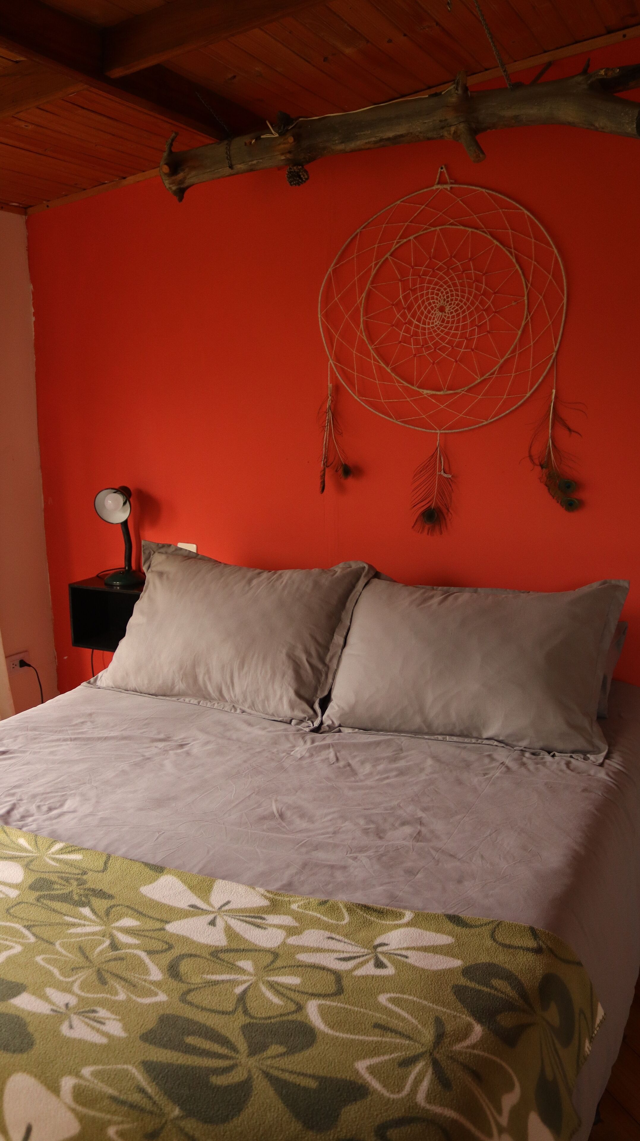 3 bedrooms, travel cot, free WiFi, bed sheets