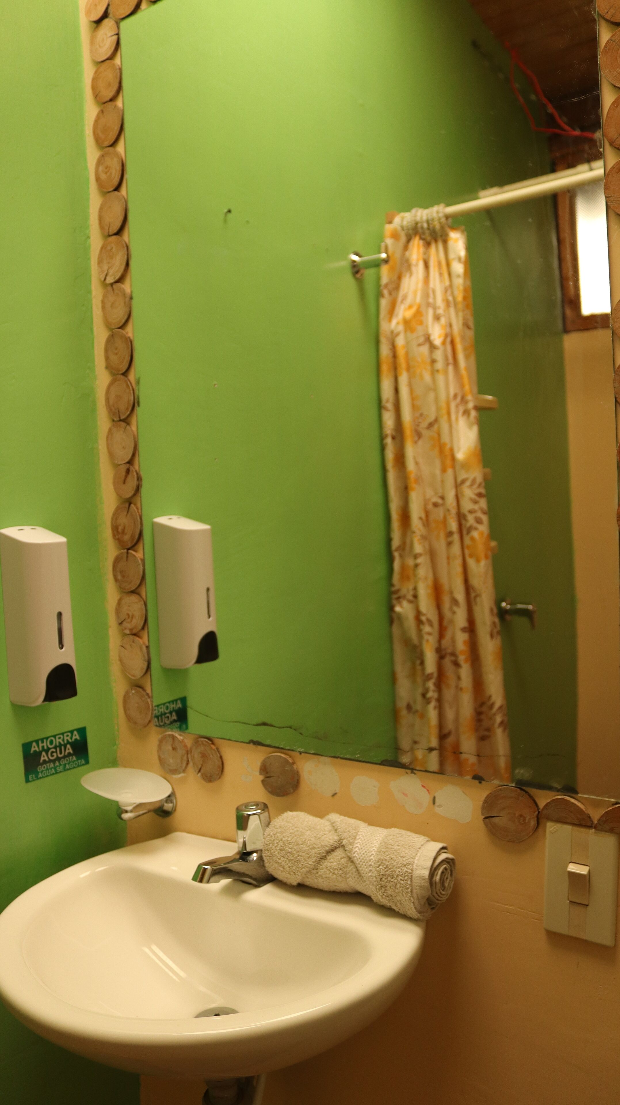 Poreamme, pyyhkeet, saippua, sampoo