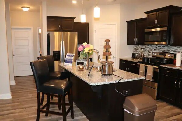 Periquera y toallas de papel 