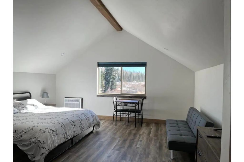 Fall Colors Coming Soon!  Private Room1/4 mi to Purgatory.  Perfect base camp.  