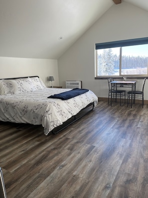 1 habitación, escritorio, wifi y ropa de cama