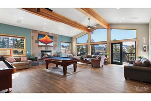 Smart TV, fireplace, video library - Breck Mountain View Townhome (Breckenridge)