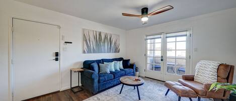 Smart TV, stereo, computer monitors