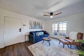 Smart TV, stereo, computer monitors