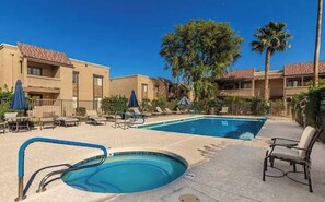 Piscine extérieure, piscine chauffée