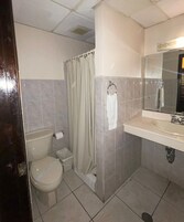 Ducha, cabezal de ducha tipo lluvia, artículos de tocador gratuitos