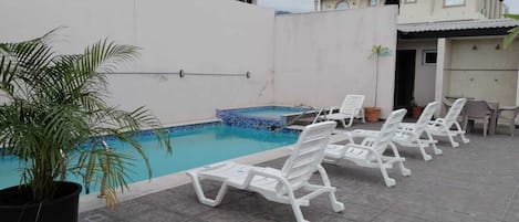 Piscina a l'aire lliure