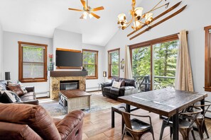Flat-screen TV, fireplace - On Main St w/Ski Area Views, Heated Garage/Hot Tub (Breckenridge)