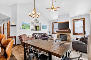 Flat-screen TV, fireplace - On Main St w/Ski Area Views, Heated Garage/Hot Tub (Breckenridge)