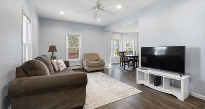 City Gem! 3 Miles from CASV/1 Mile from SUNY