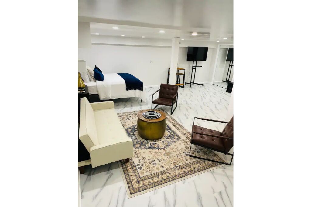 4 bedrooms, desk, blackout drapes, iron/ironing board