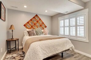 2 bedrooms, WiFi, bed sheets