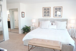 Room - Stylish condo w/ boat lift and a short walk to the beach! (Marco Island)
