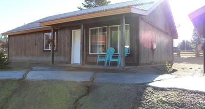 WIFI, 3 Bedroom, Full Kitchen, Gas Fireplace, 2 Bathroom