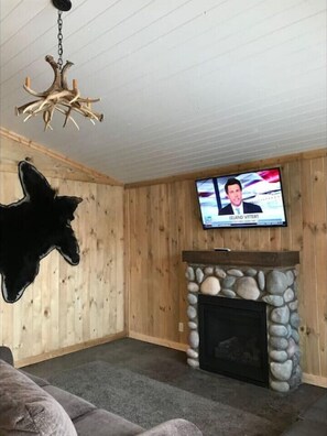 Télévision, cheminée