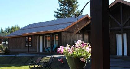 Full Kitchen, Gas Fireplace, 3 Bedroom, 2 Bath, WIFI