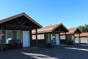 Exterior - Full Bathroom, 2 Queen Beds, WIFI, Shared Hot Tub (Island Park)