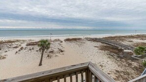 On the beach - Beach Front Town House ~ Ocean Reef 701 ~ Walk from your deck to the beach (Gulf Shores)